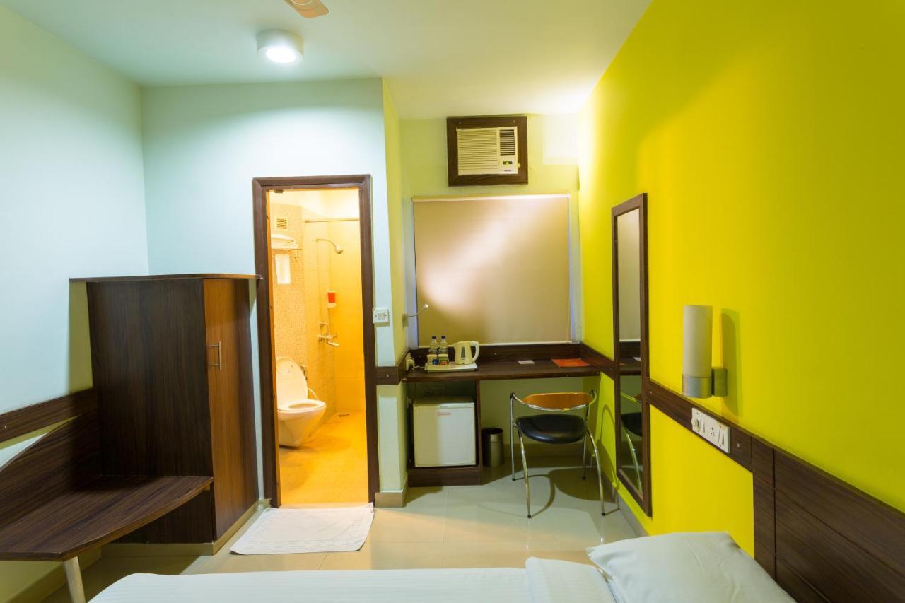 Hotel Agartala Esterno foto