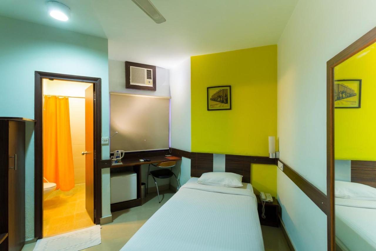 Hotel Agartala Esterno foto